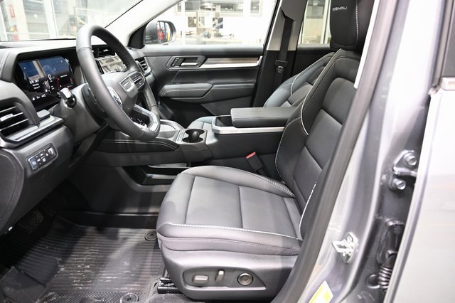 New 2026 GMC Terrain Denali w/ LPO, Floor Liner Package image 9