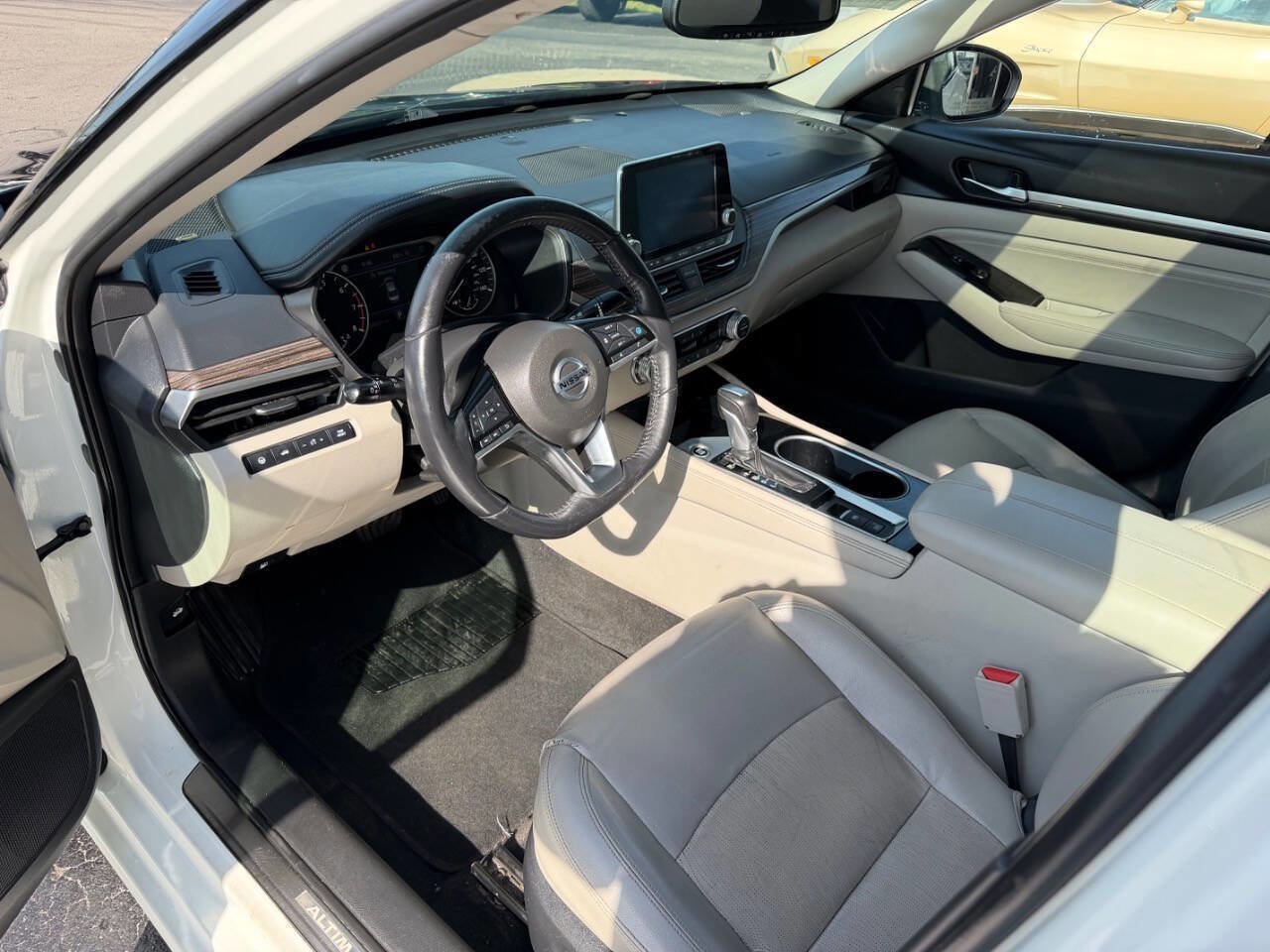 Used 2020 Nissan Altima 2.5 SL FWD image 9