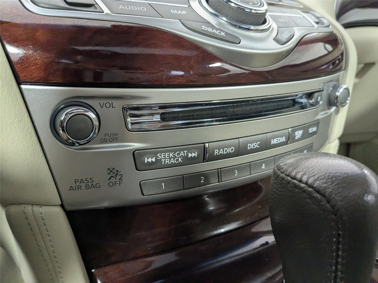 Used 2019 INFINITI Q70 L 3.7 image 22