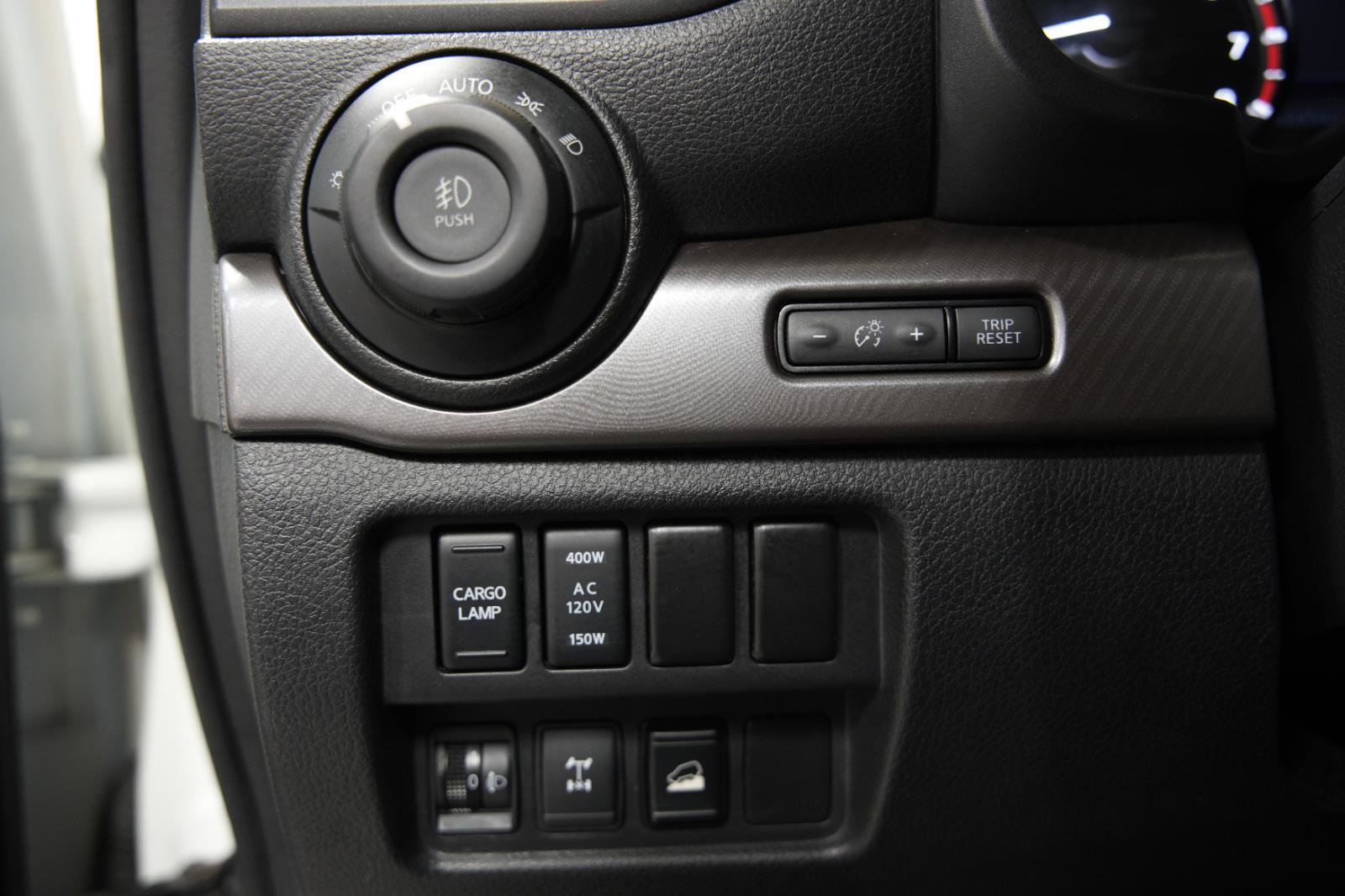 Used 2020 Nissan Titan PRO-4X w/ Pro-4x Utility Package image 28