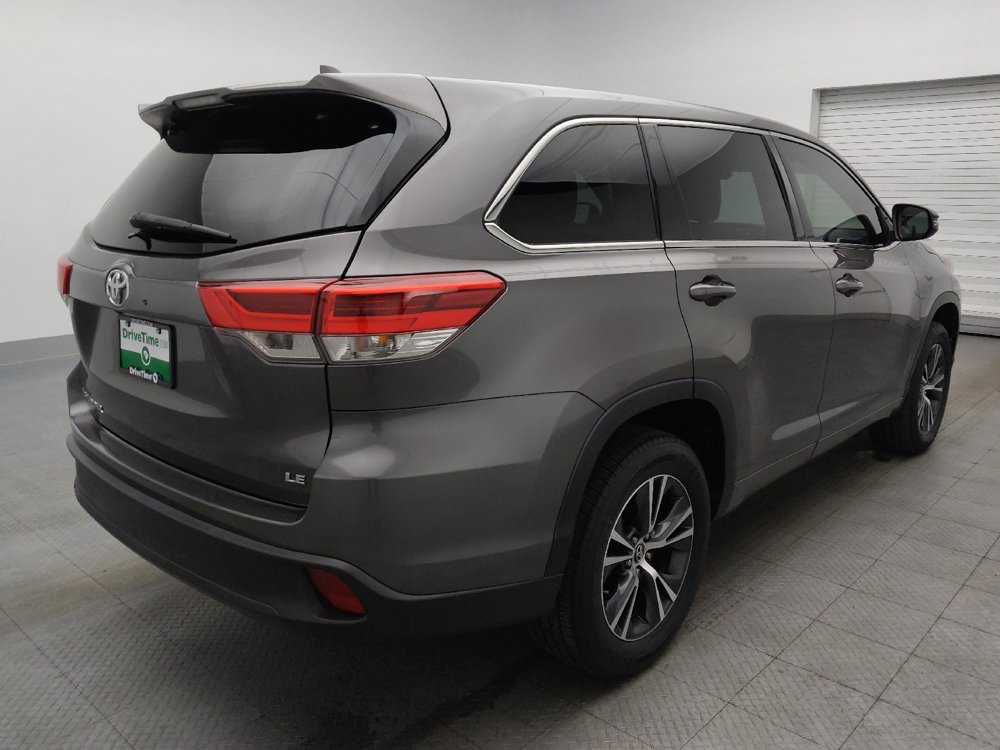 Used 2018 Toyota Highlander Plus FWD image 9