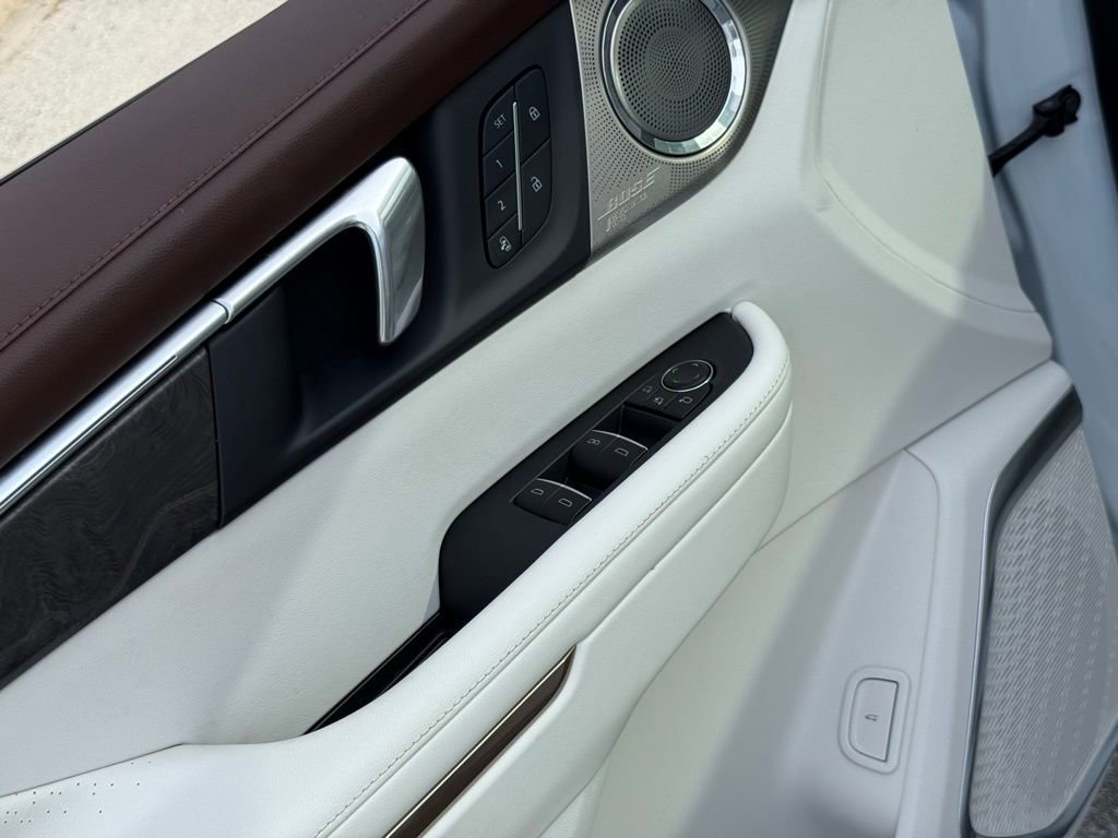 New 2026 Buick Enclave Avenir w/ Super Cruise Package FWD image 17