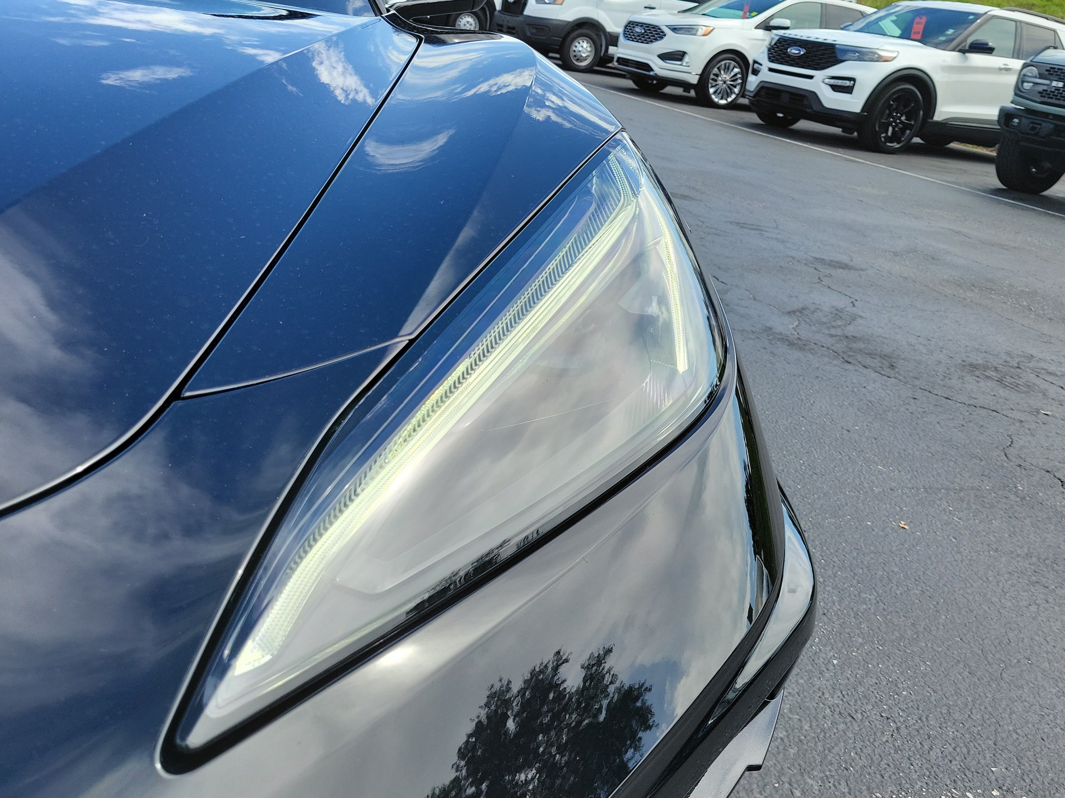 Used 2023 Chevrolet Corvette Stingray Preferred Cpe w/ Z51 Performance Package RWD image 3