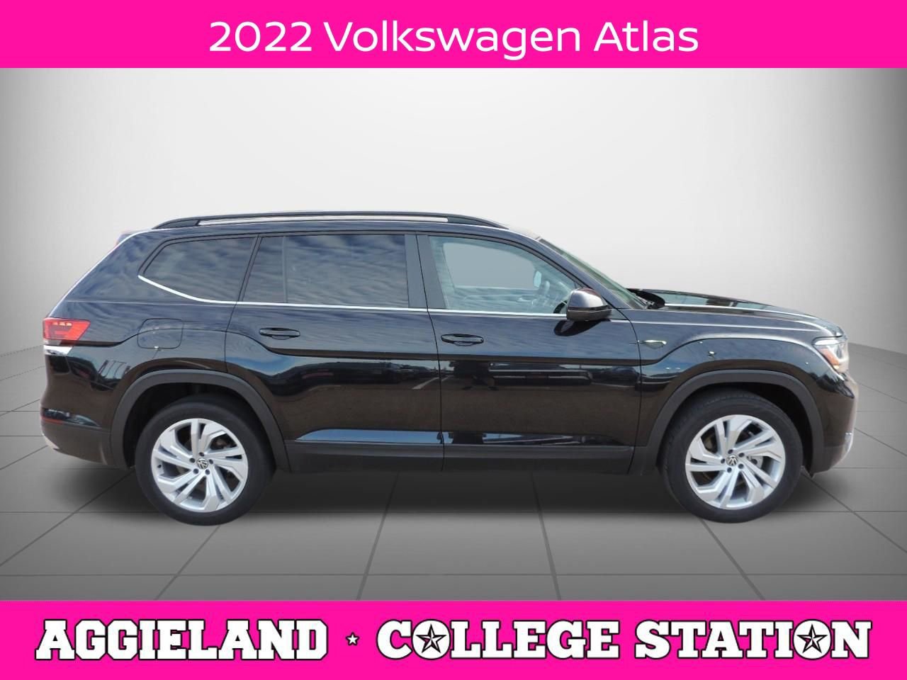 Used 2022 Volkswagen Atlas SE w/ Panoramic Sunroof Package image 2