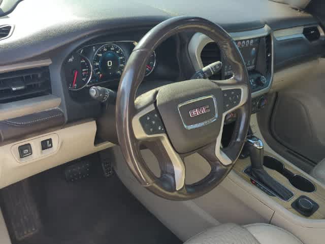 Used 2019 GMC Acadia Denali w/ Technology Package FWD image 10