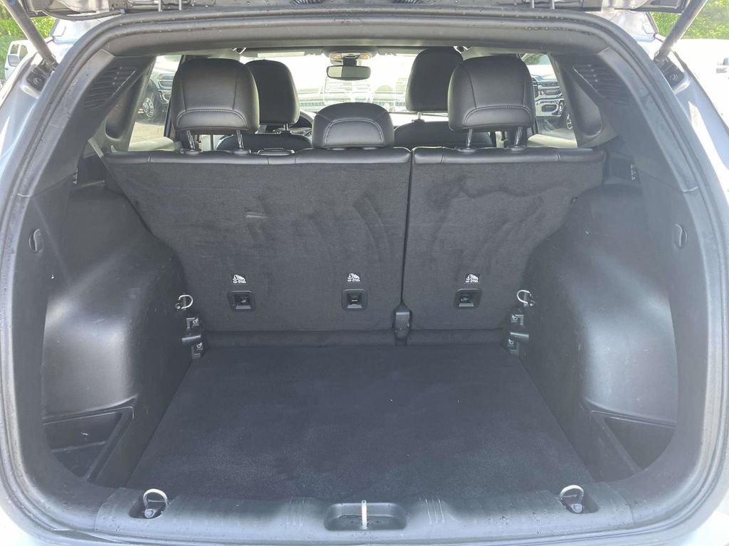 Certified 2023 Jeep Compass Limited AWD/4WD image 40
