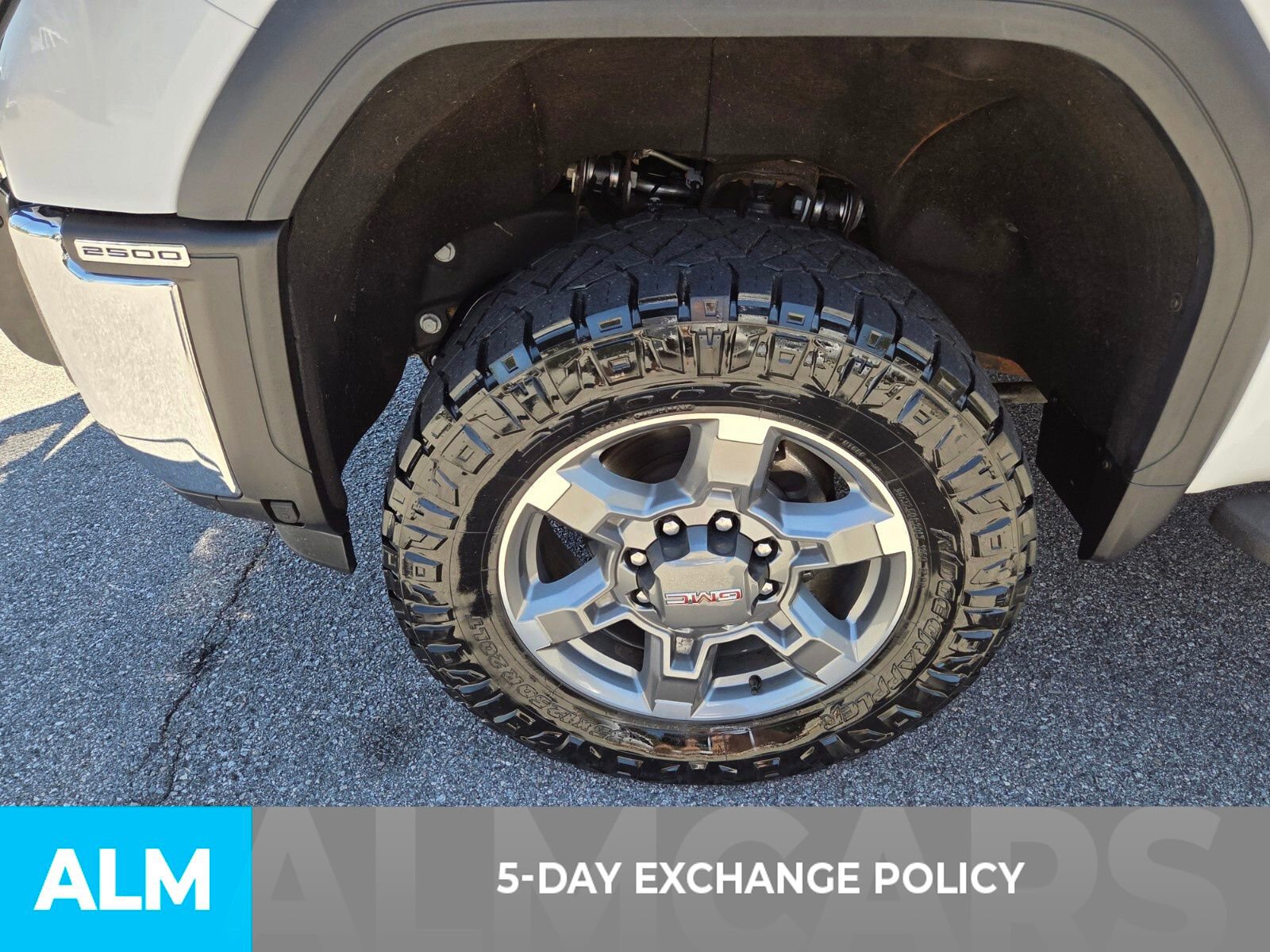 Used 2025 GMC Sierra 2500 SLE w/ SLE Convenience Package image 4