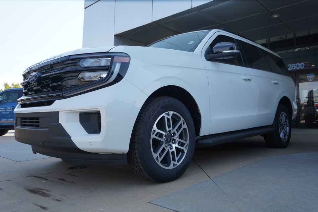 New 2026 Ford Expedition Active AWD/4WD image 5