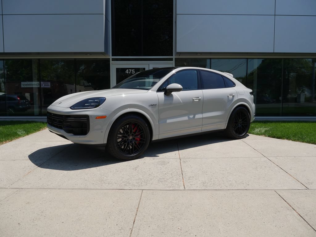 New 2026 Porsche Cayenne Turbo AWD/4WD image 1