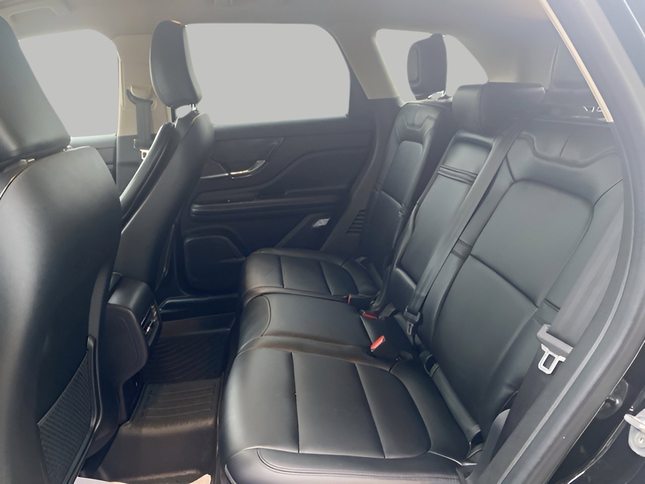 Used 2024 Lincoln Corsair AWD w/ Towing Package image 10