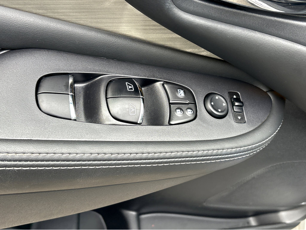 Used 2018 Nissan Murano Platinum w/ Cargo Package image 27