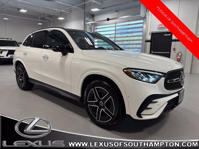 Used 2025 Mercedes-Benz GLC 300 4MATIC image 1