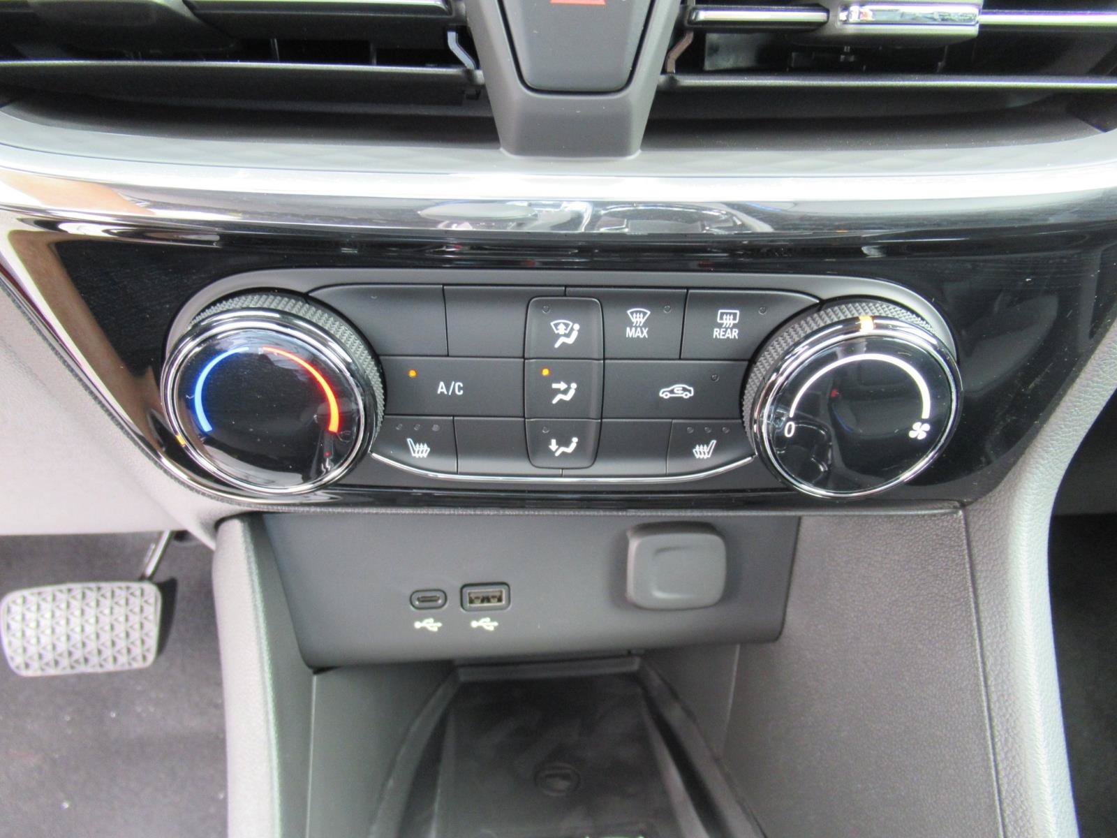 New 2026 Buick Encore GX Sport Touring w/ Advanced Technology Package FWD image 28