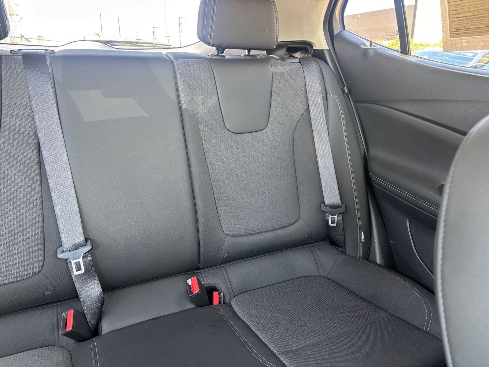 Used 2025 Buick Encore GX Preferred AWD/4WD image 36