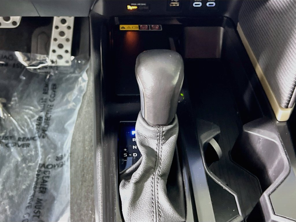 Used 2025 Toyota Camry SE FWD image 21