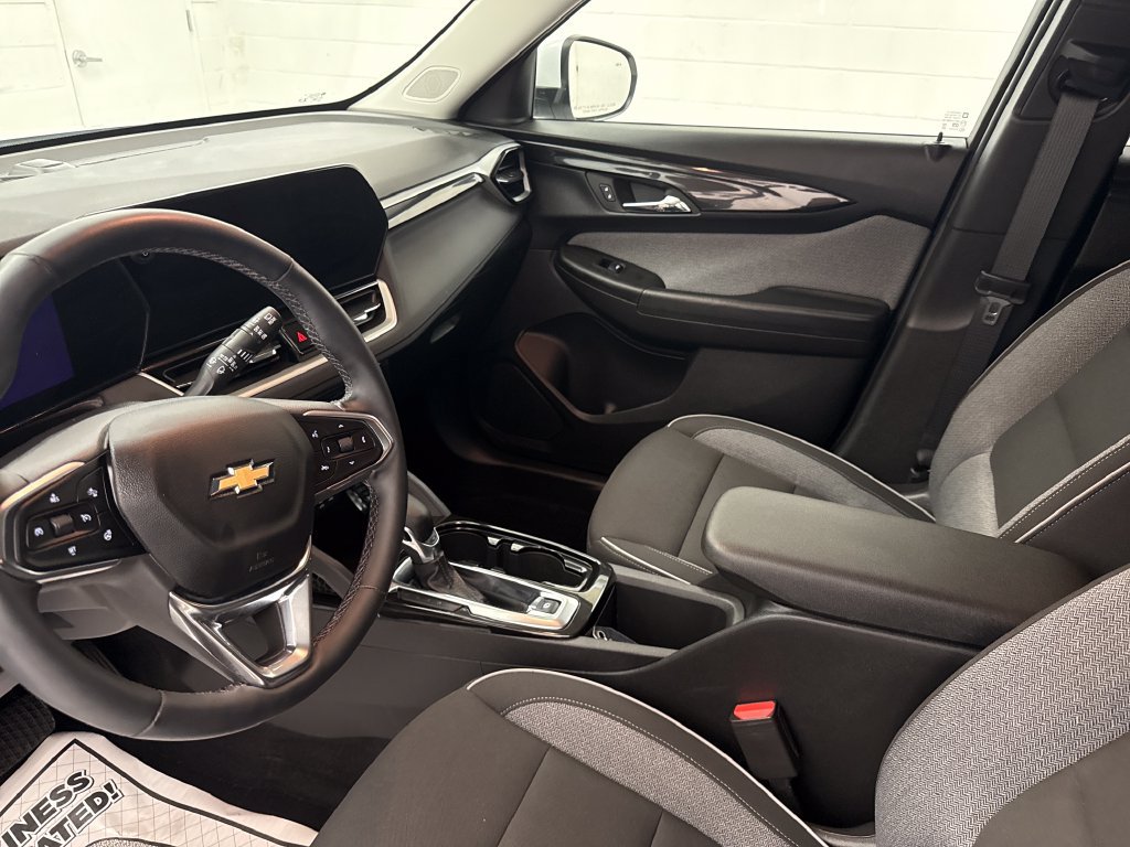 Used 2024 Chevrolet TrailBlazer LT w/ LT Cold Weather Package AWD/4WD image 12