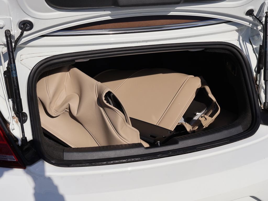 Used 2019 Volkswagen Beetle 2.0T S FWD image 18