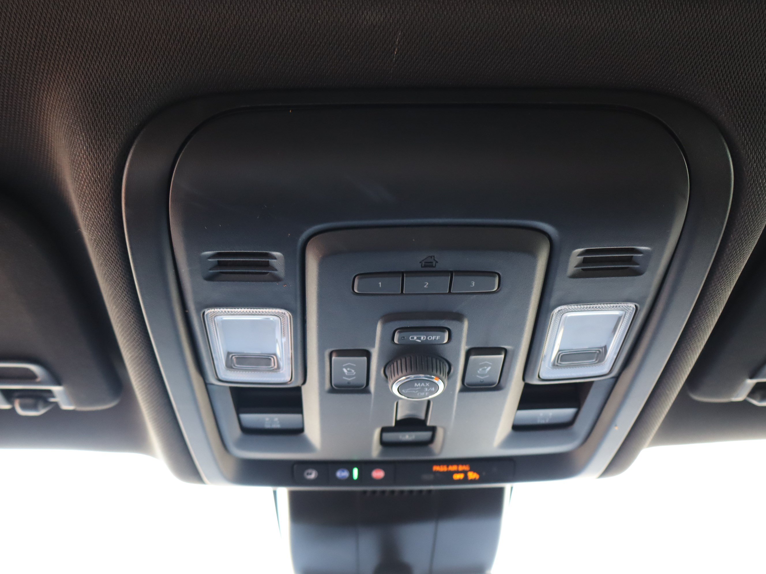 Used 2023 Chevrolet Tahoe Premier w/ Premium Package 2 AWD/4WD image 32