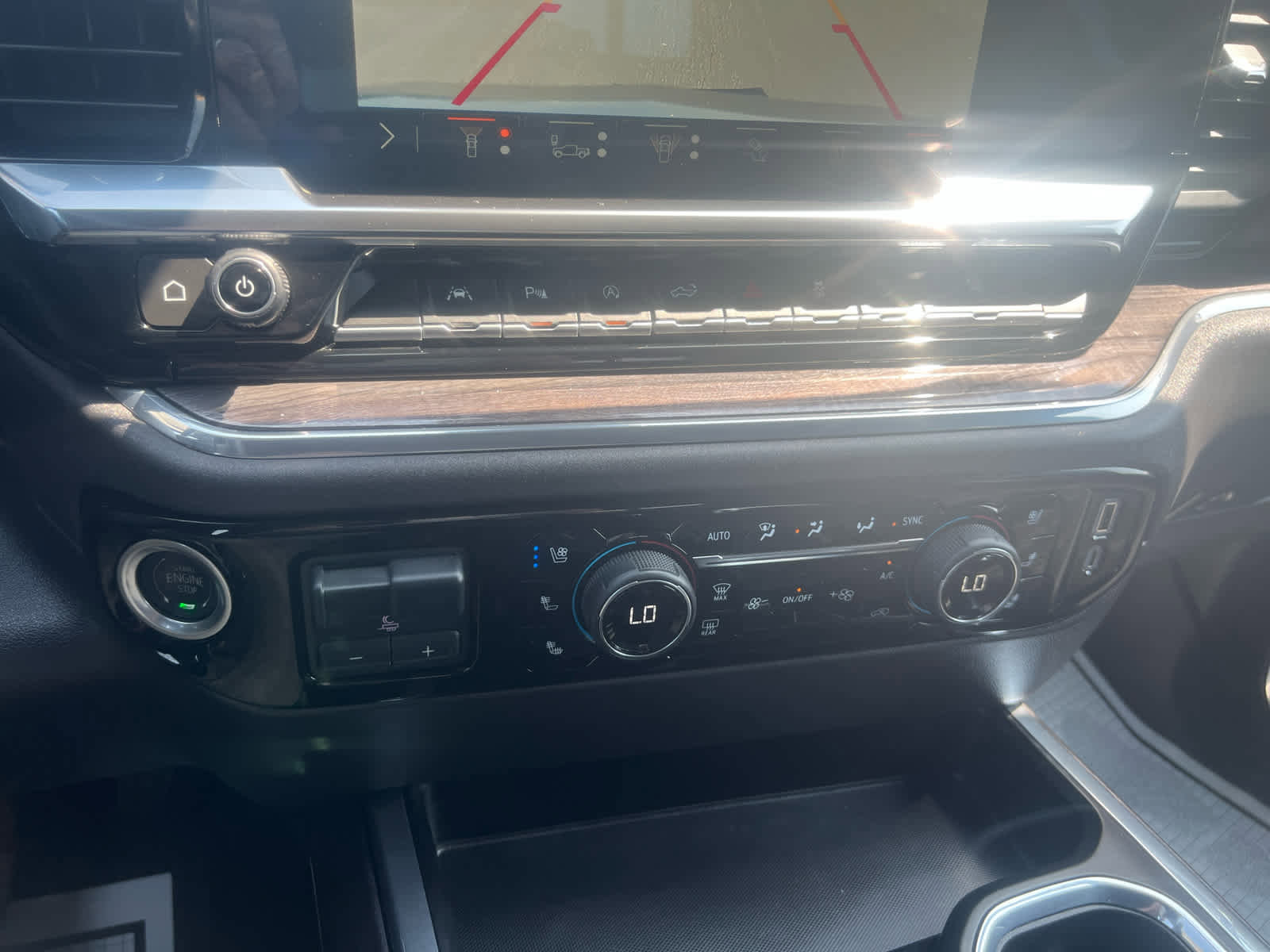 Used 2024 Chevrolet Silverado 1500 LTZ w/ LTZ Premium Package image 21