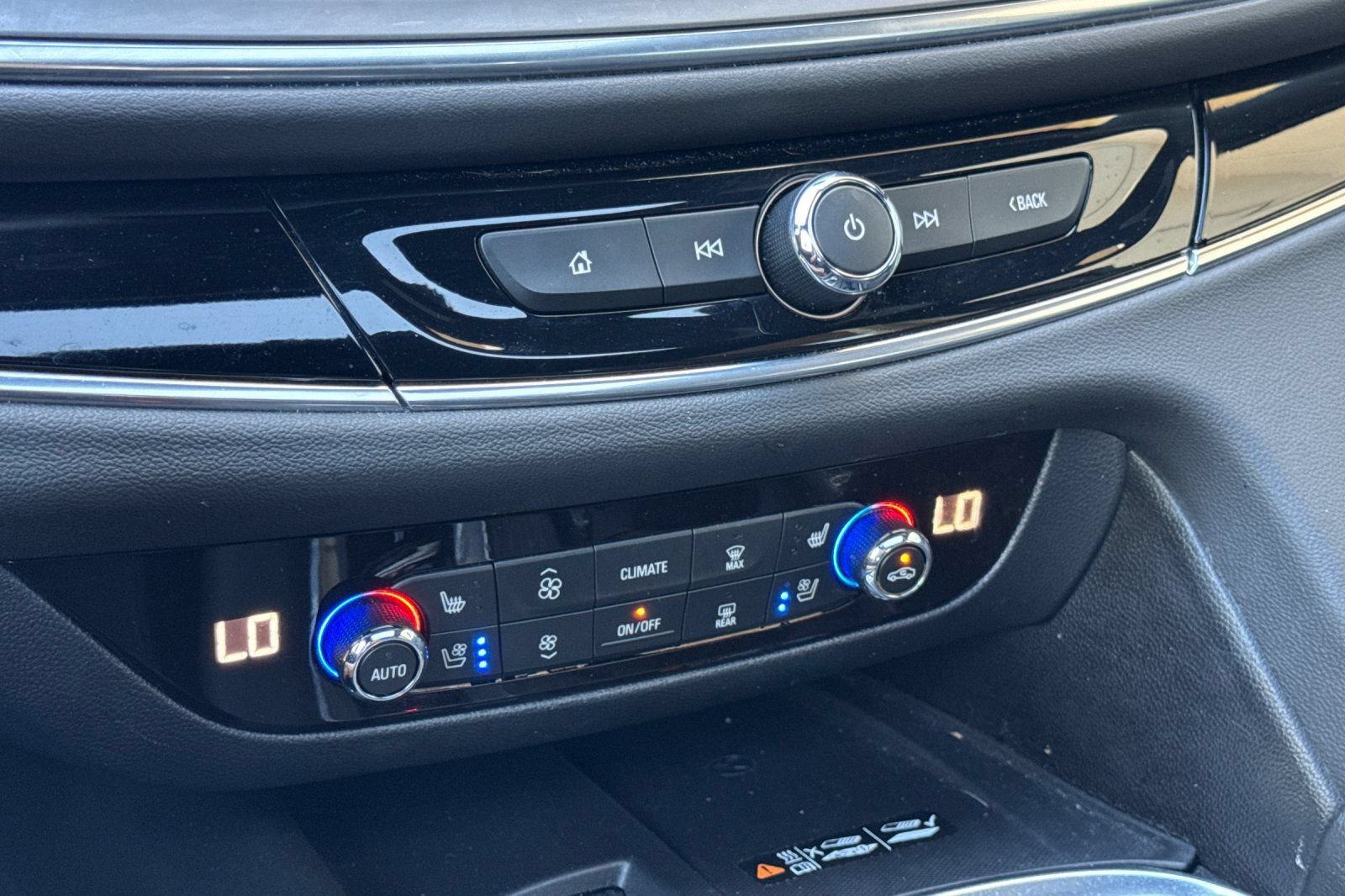 Certified 2024 Buick Enclave Avenir FWD image 22