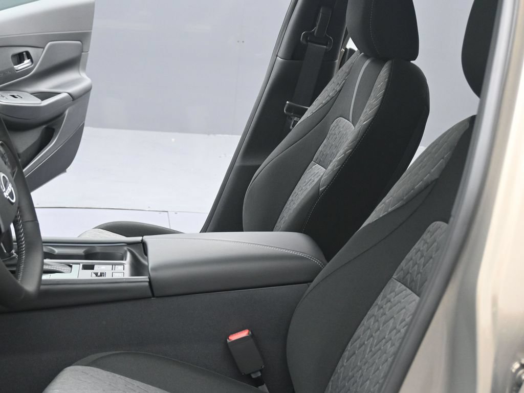 New 2026 Nissan Sentra SV w/ SV Convenience Package FWD image 16