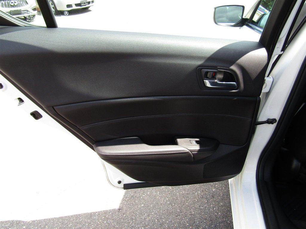 Used 2018 Acura ILX w/ Premium Package FWD image 23