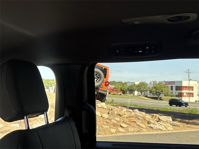 New 2026 Chrysler Pacifica Select image 21