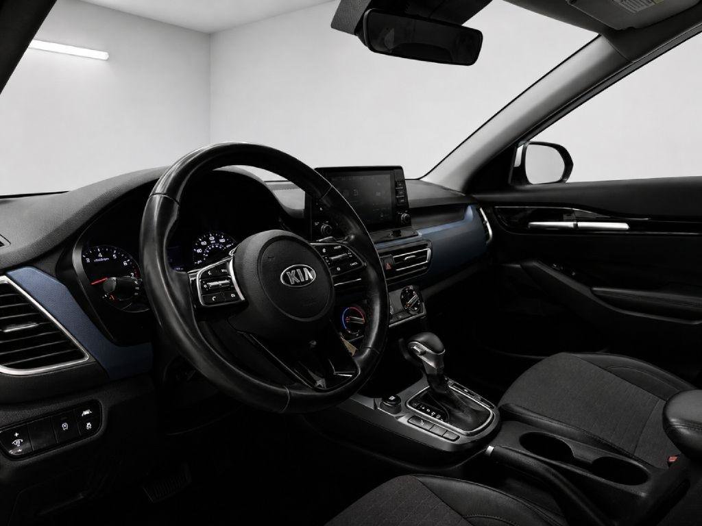 Used 2021 Kia Seltos S AWD/4WD image 38