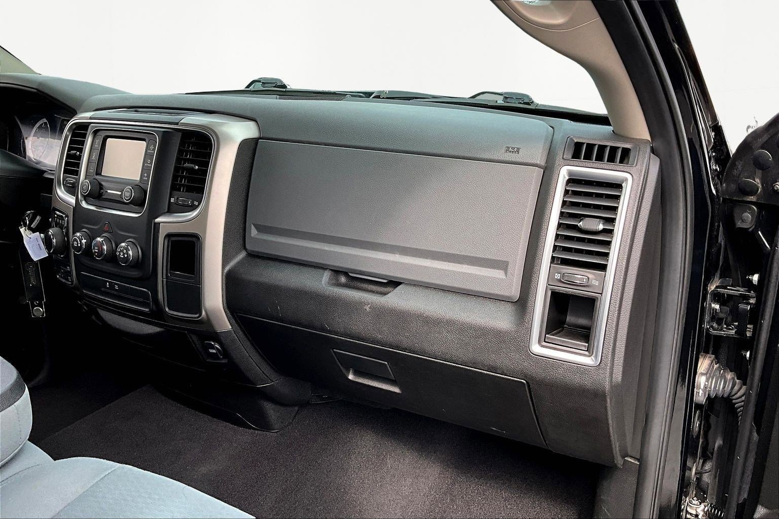 Used 2019 RAM 1500 Classic SLT image 24