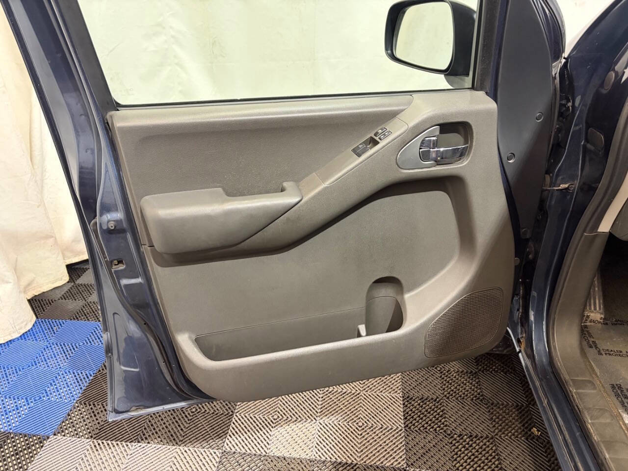 Used 2014 Nissan Frontier SV AWD/4WD image 8