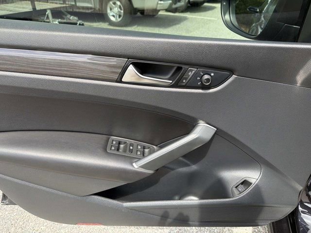 Used 2020 Volkswagen Passat 2.0T R-Line FWD image 7