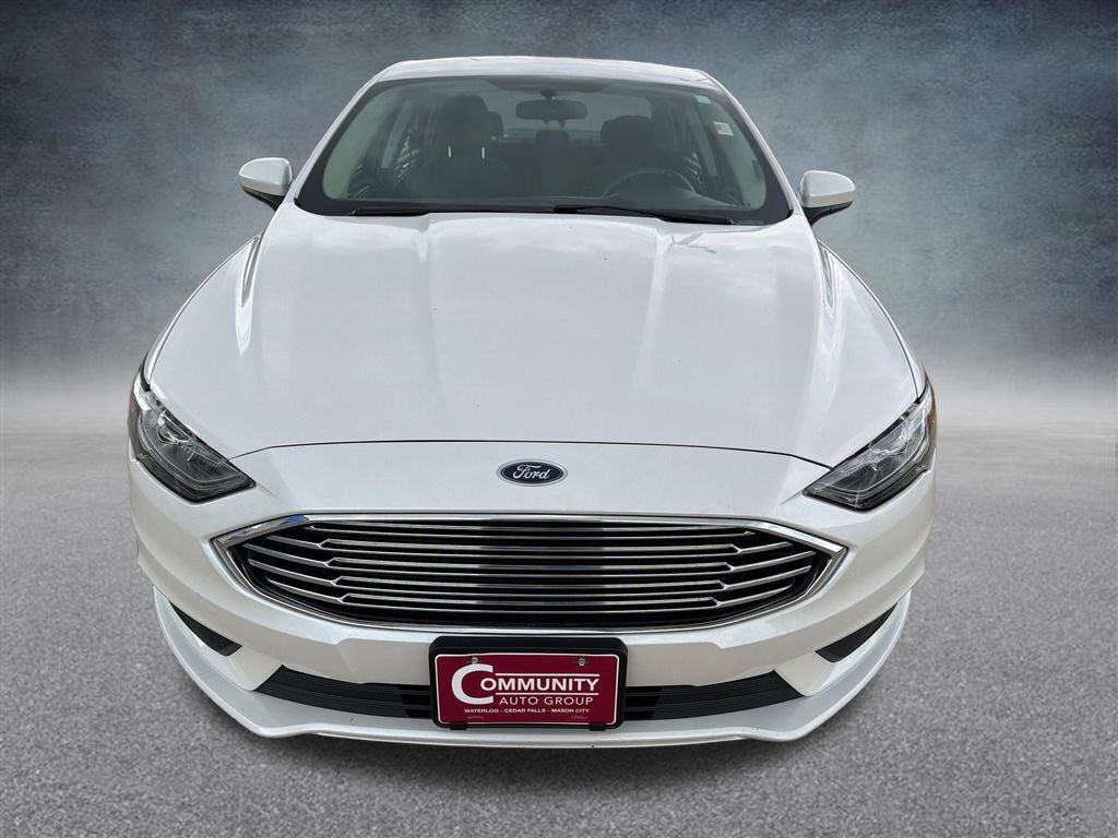 Used 2018 Ford Fusion SE w/ Fusion SE Technology Package FWD image 9