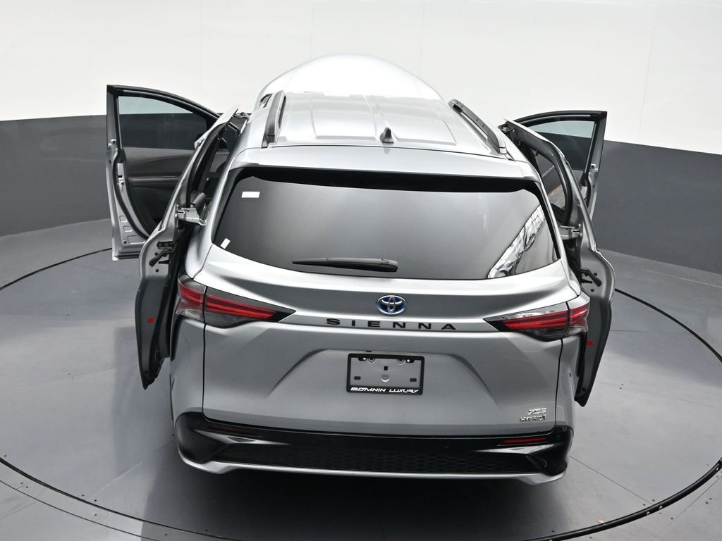 Used 2024 Toyota Sienna XSE w/ XSE Plus Package FWD image 38