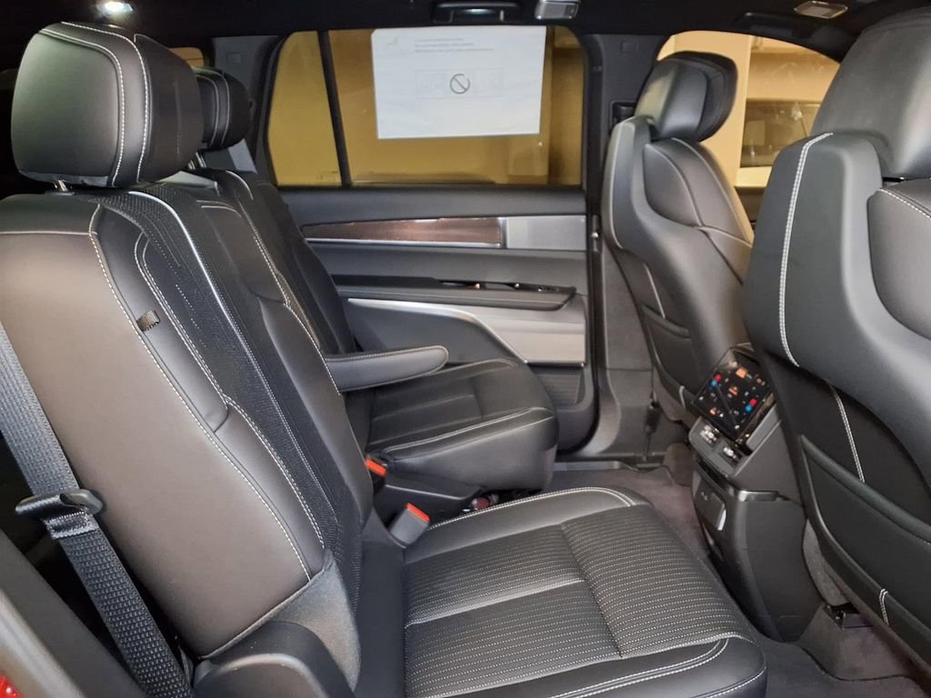 New 2026 Cadillac Vistiq Sport AWD/4WD image 7