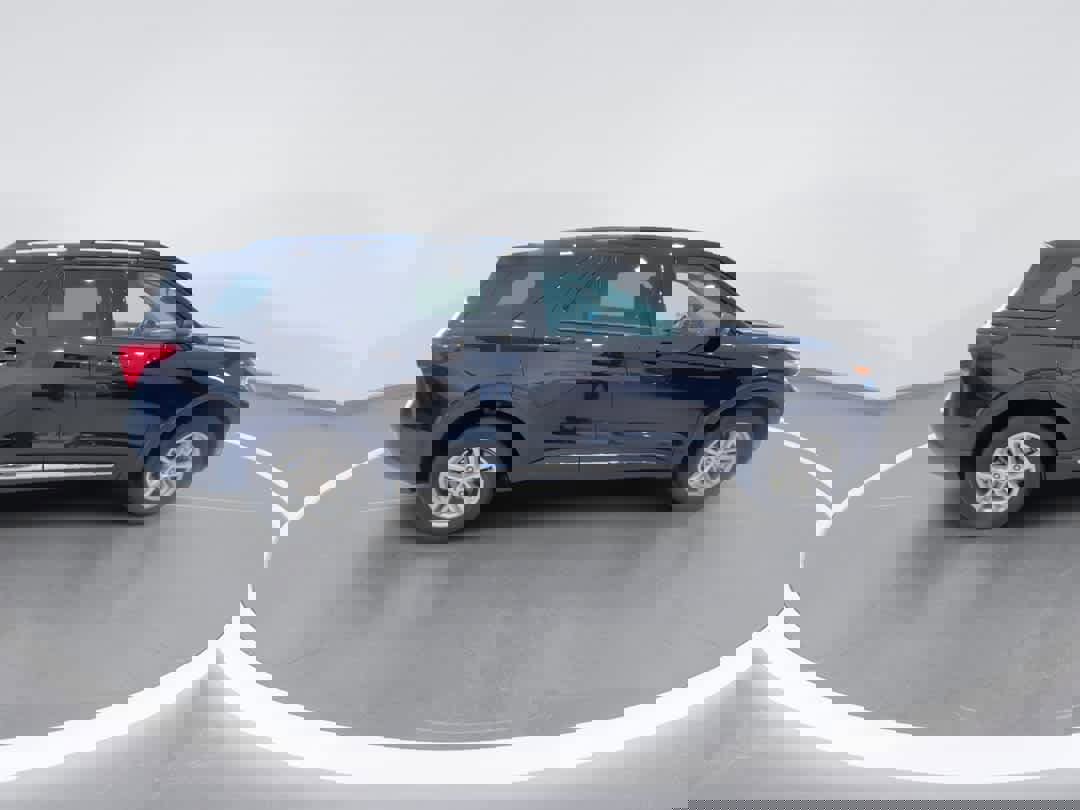 Used 2023 Ford Explorer XLT image 9