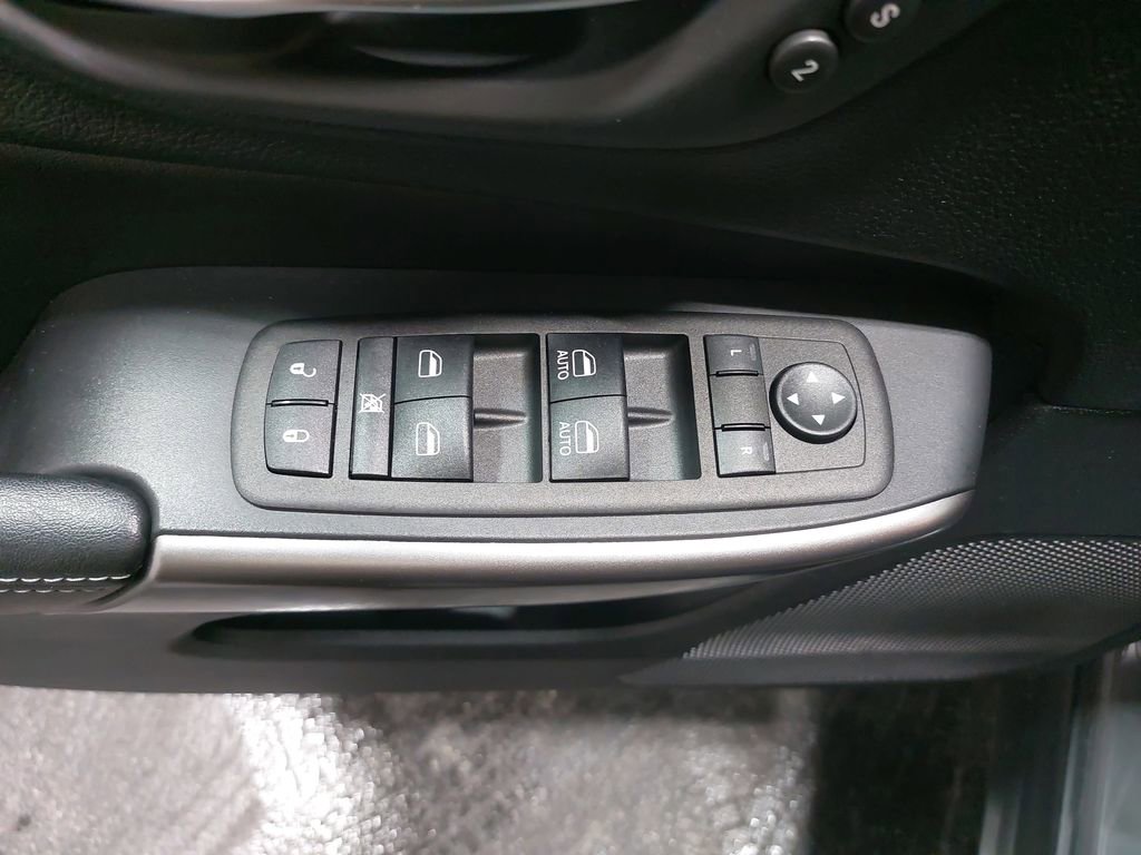 Used 2020 Jeep Cherokee Limited image 51