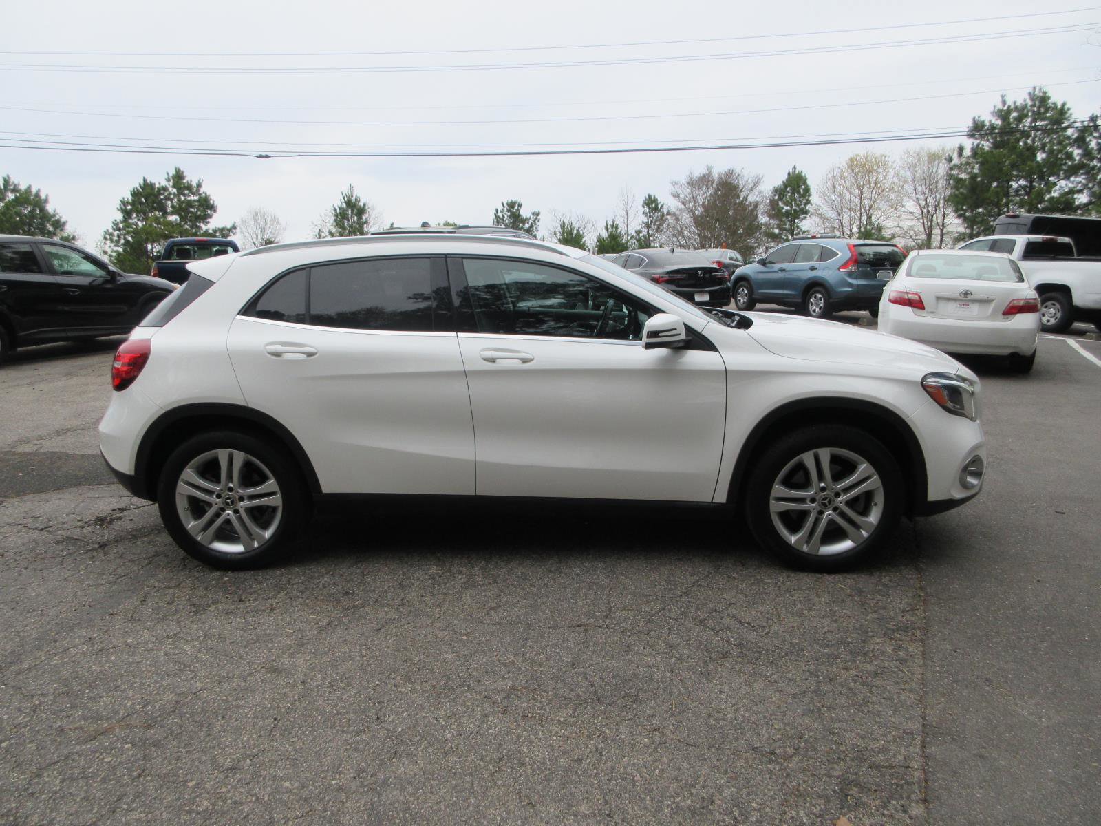 Used 2020 Mercedes-Benz GLA 250 4MATIC image 4
