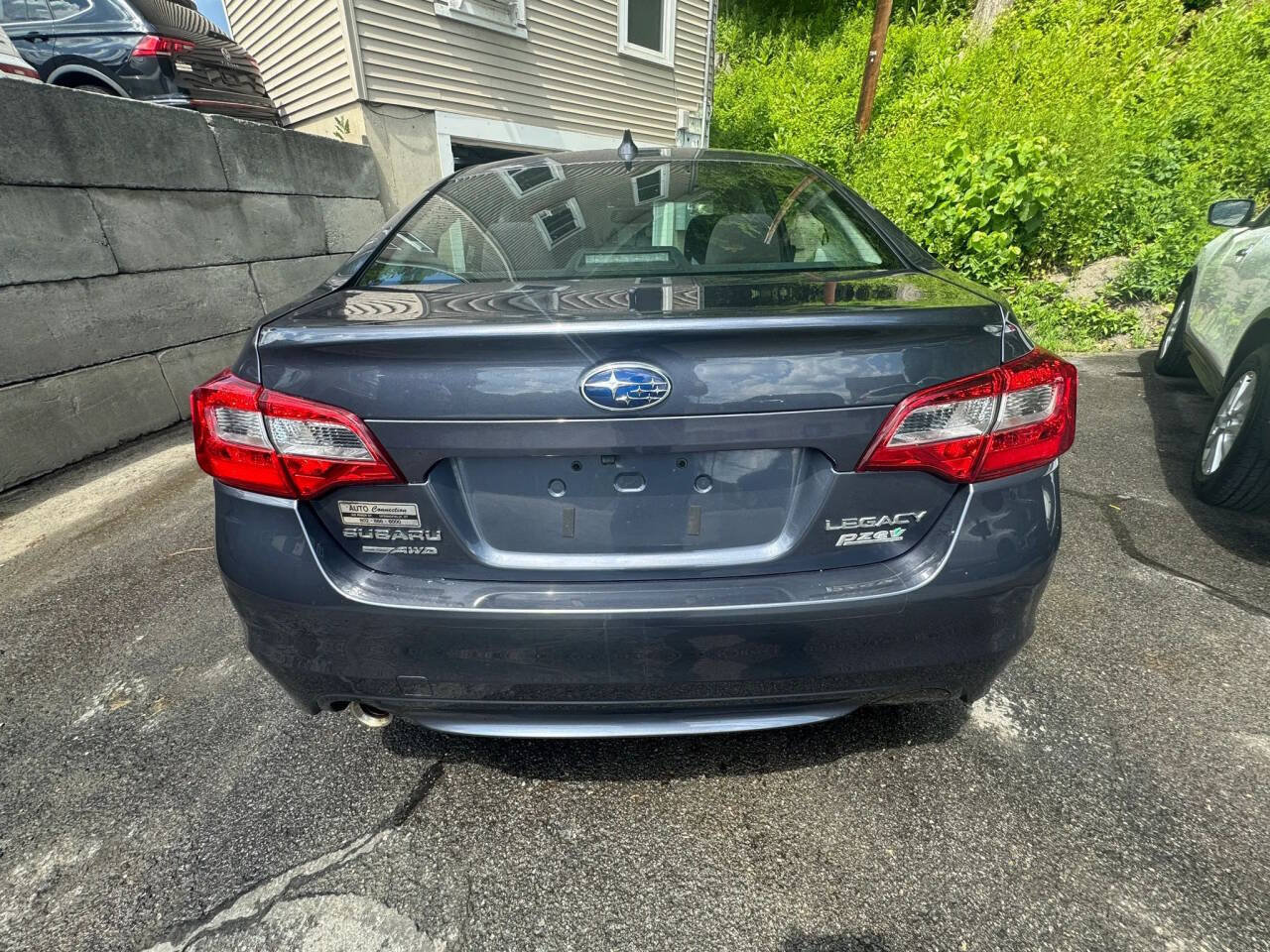 Used 2016 Subaru Legacy 2.5i Premium AWD/4WD image 4