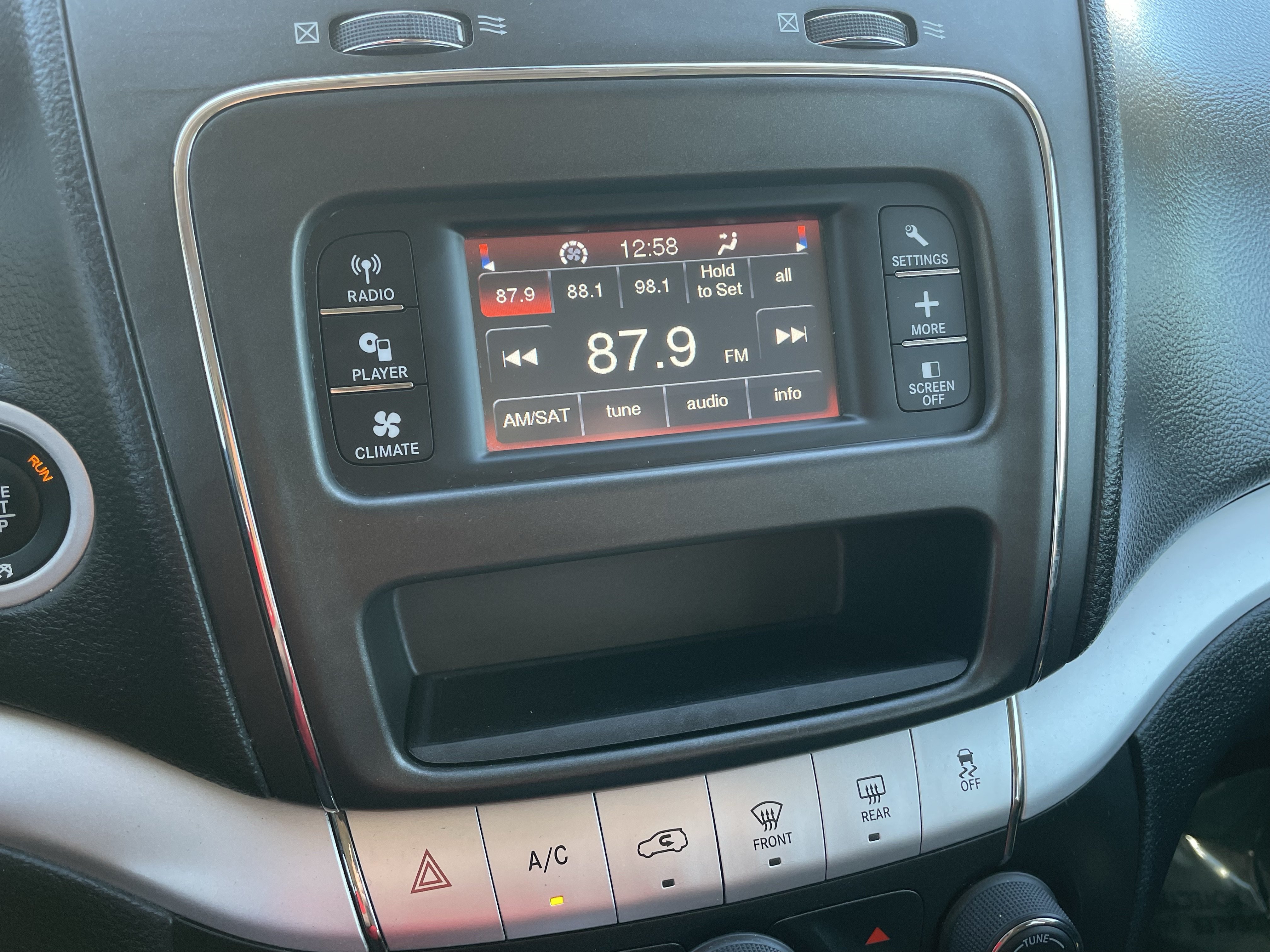 Used 2020 Dodge Journey SE w/ SE Popular Equipment Group FWD image 27