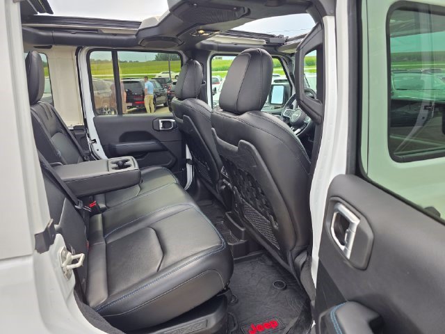 Used 2023 Jeep Wrangler Unlimited Rubicon 4xe w/ Cold Weather Group AWD/4WD image 20