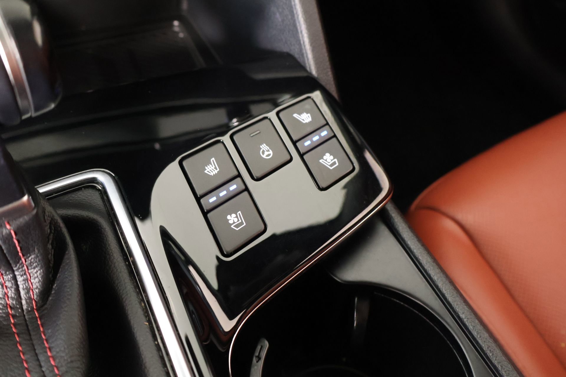 Used 2023 Kia Sportage SX image 7