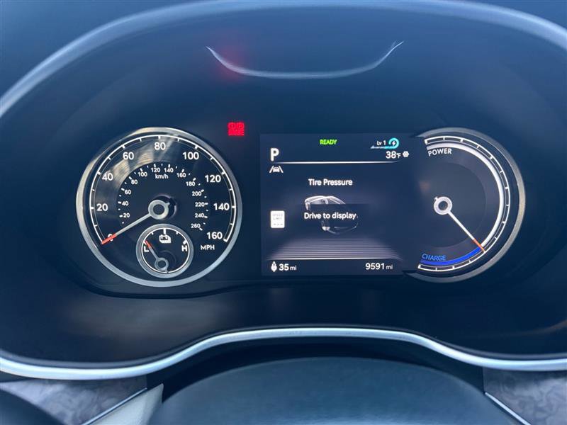 Used 2024 Genesis G80 image 28