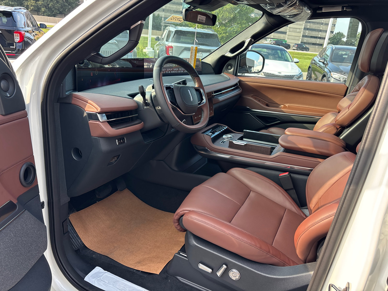 New 2027 Lincoln Navigator Reserve AWD/4WD image 24