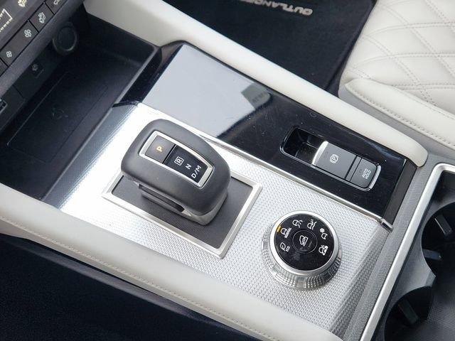 Used 2022 Mitsubishi Outlander SEL image 18