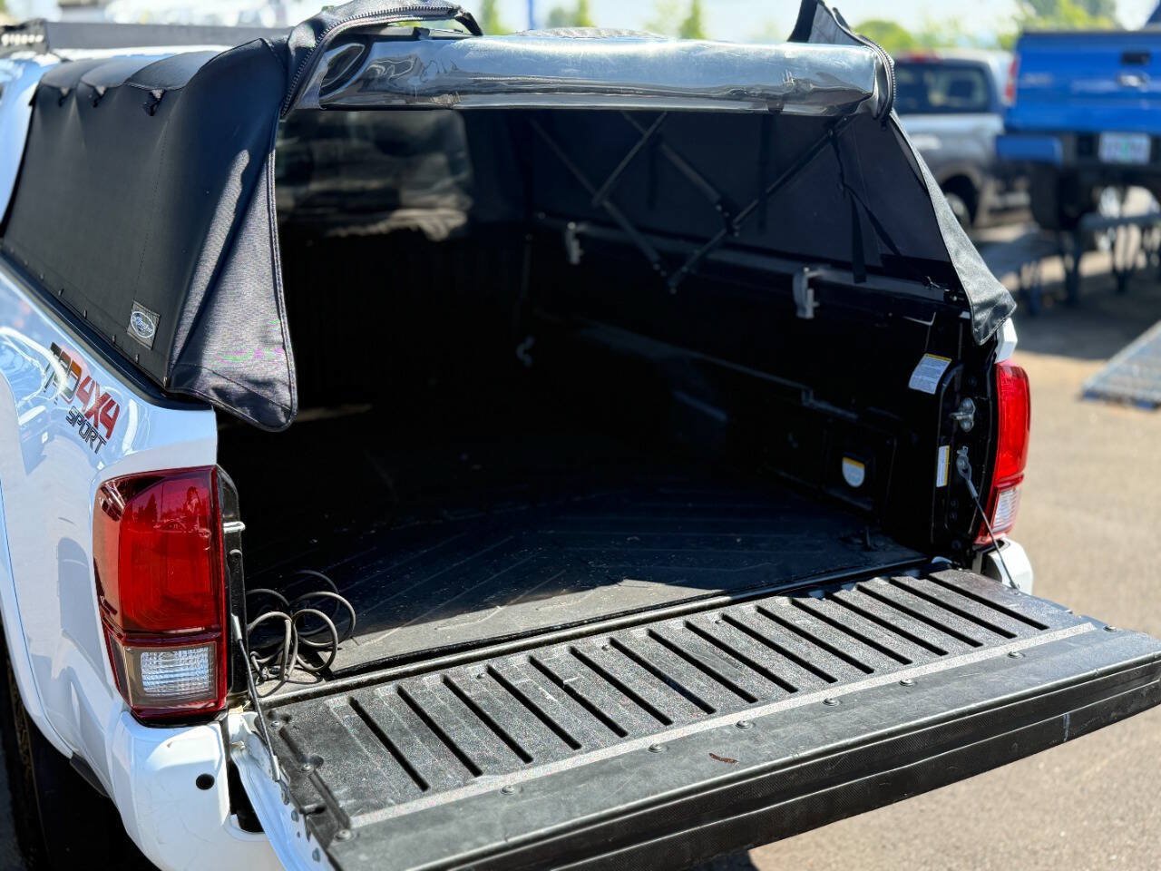 Used 2019 Toyota Tacoma TRD Sport w/ TRD Premium Sport Package AWD/4WD image 11