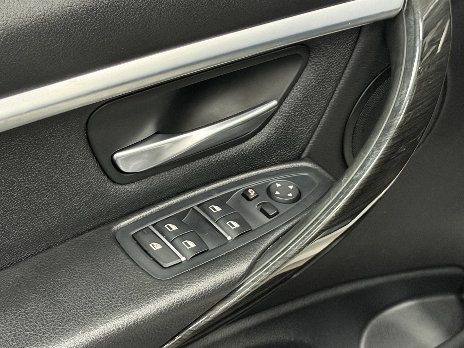 Used 2018 BMW 330e image 20