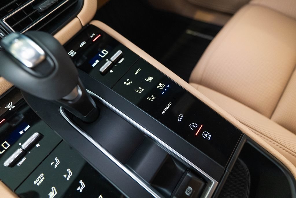 New 2026 Porsche Macan AWD/4WD image 27
