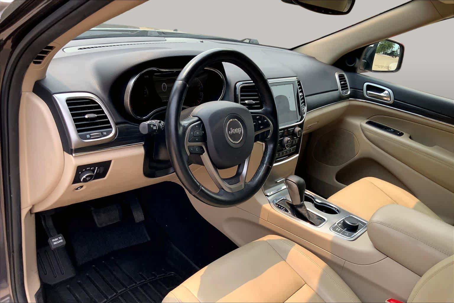 Used 2020 Jeep Grand Cherokee Limited AWD/4WD image 18