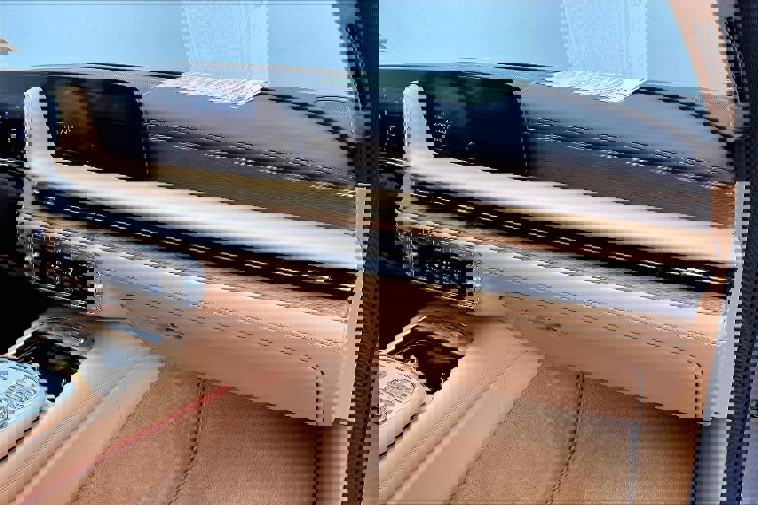 Used 2023 Genesis G90 3.5T image 13