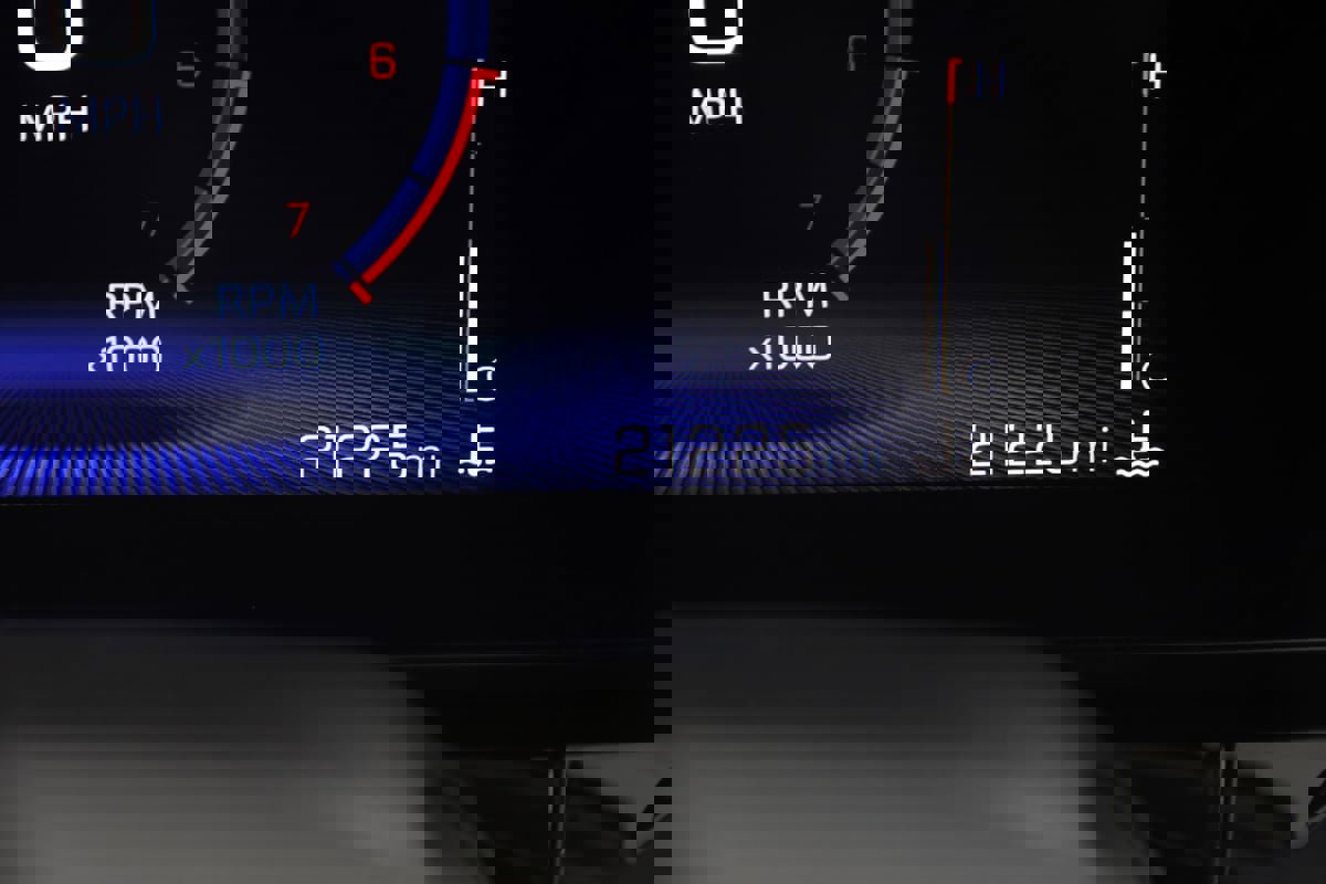 Used 2024 Chevrolet Trax ACTIV w/ Sunroof Package image 40